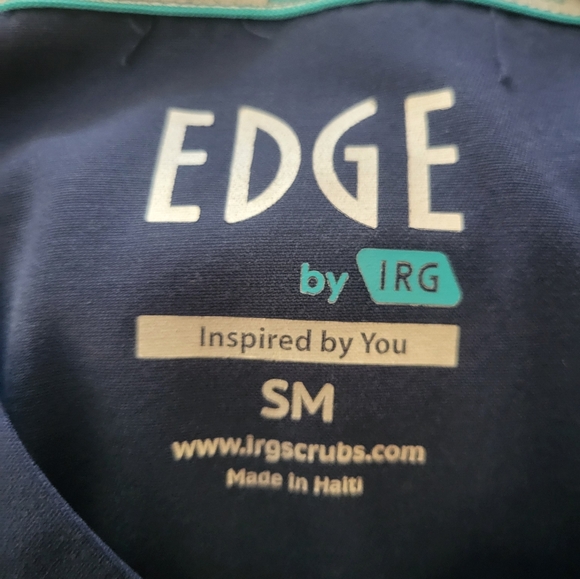 Edge by IRG scrub top - Picture 2 of 3